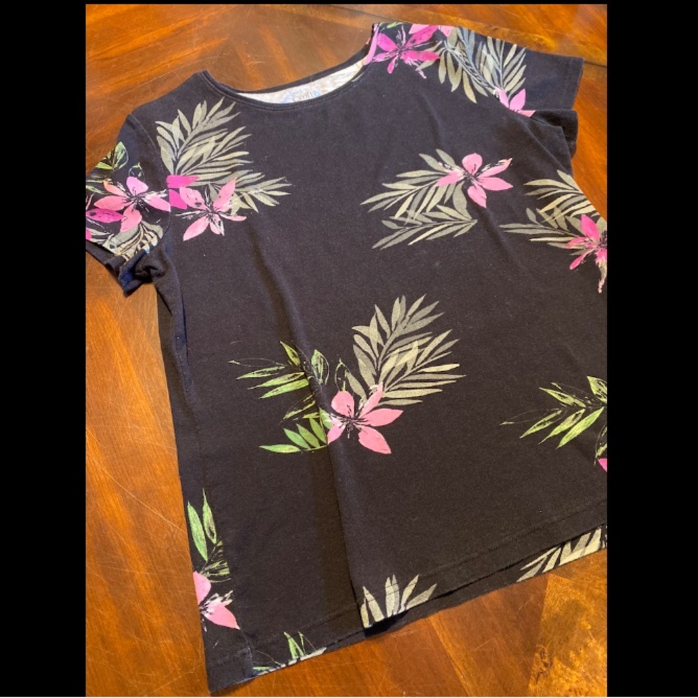 croft & barrow Black Short-Sleeve Tee with Pink Floral Print